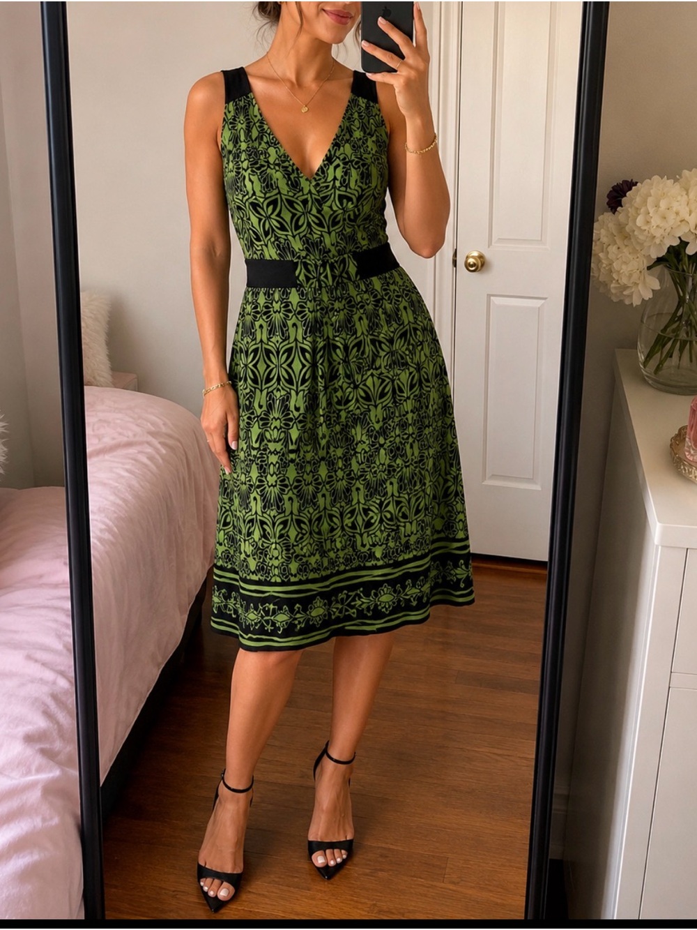 Apt. 9 Green and Black Sleeveless V‑Neck Midi Dress